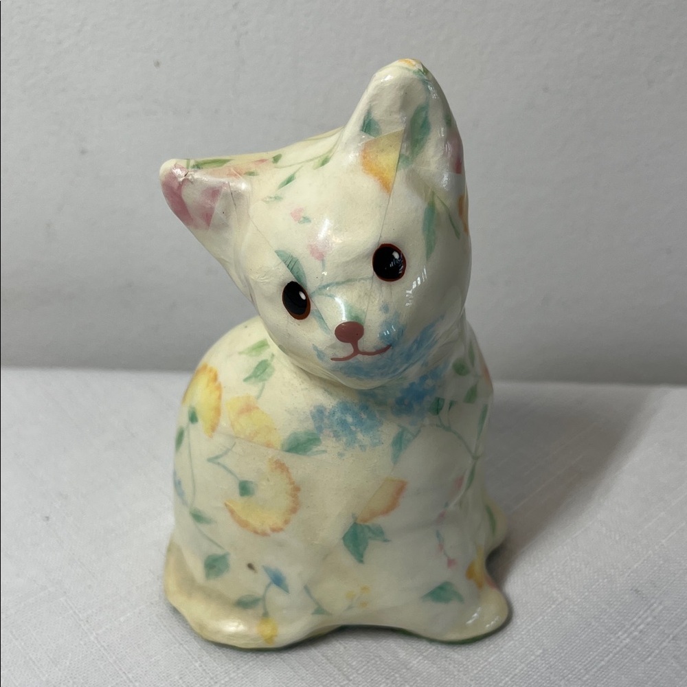 Floral Ceramic Cat Figurine
Vintage
Charming!